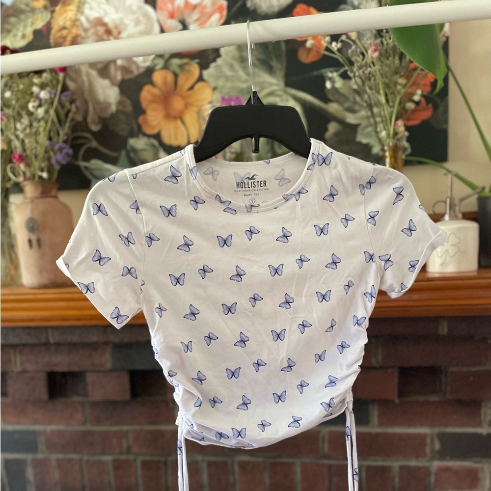 Hollister butterfly tee - size small. Worn once!